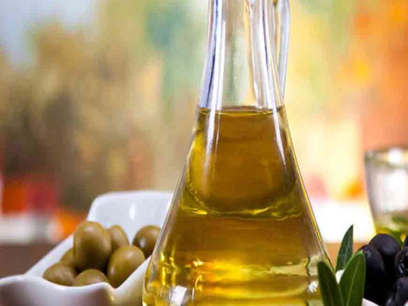 Bottiglie di olio extravergine d'oliva